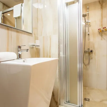 Place By Hmg Hotel 3*