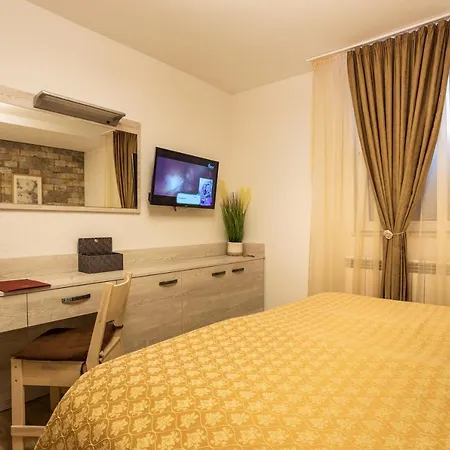 Place By Hmg Hotel