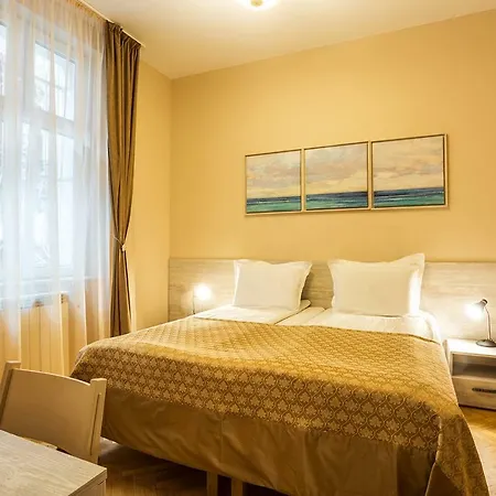 Place By Hmg Hotel