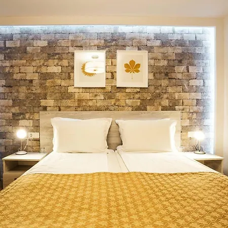 Hotel Place By Hmg