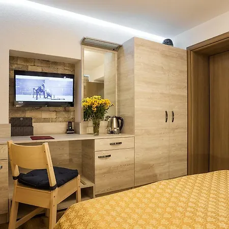 Hotel Place By Hmg
