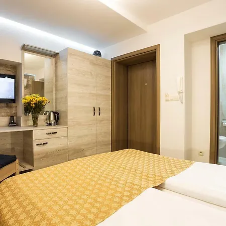 Place By Hmg Hotel