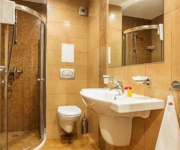 Place By Hmg Otel 3*